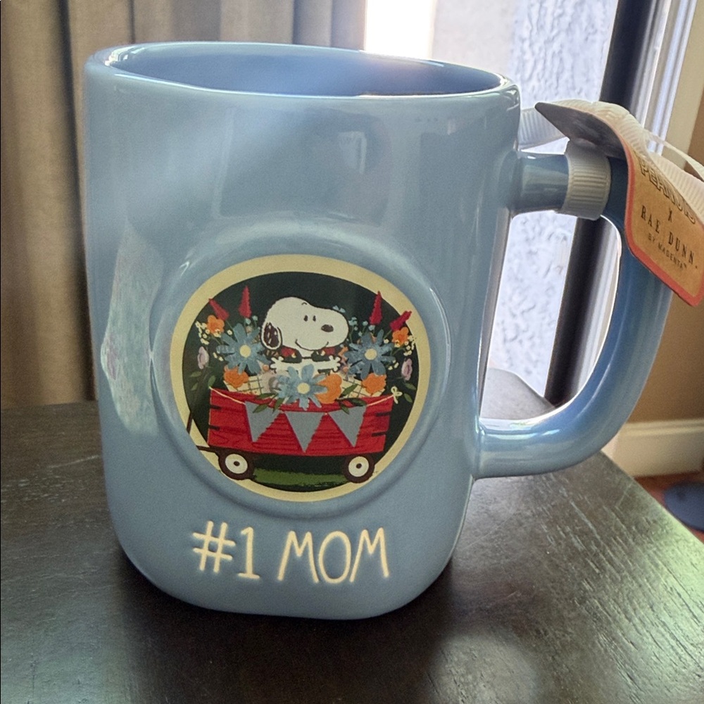 NWT Snoopy #1 Mom Mug